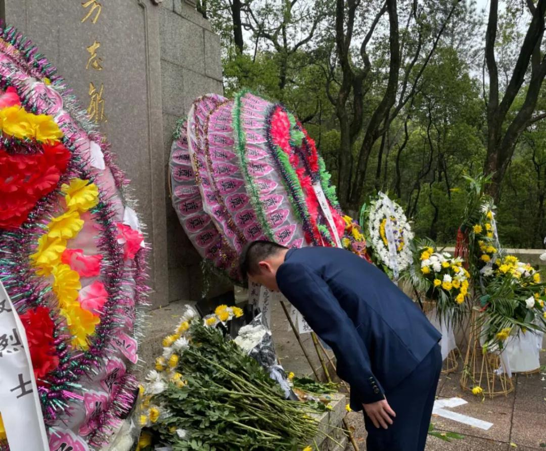 学习党史，致敬英雄---leyu体育开展清明节祭扫主题团日活动