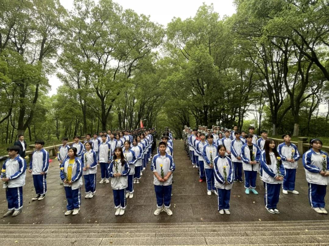 学习党史，致敬英雄---leyu体育开展清明节祭扫主题团日活动