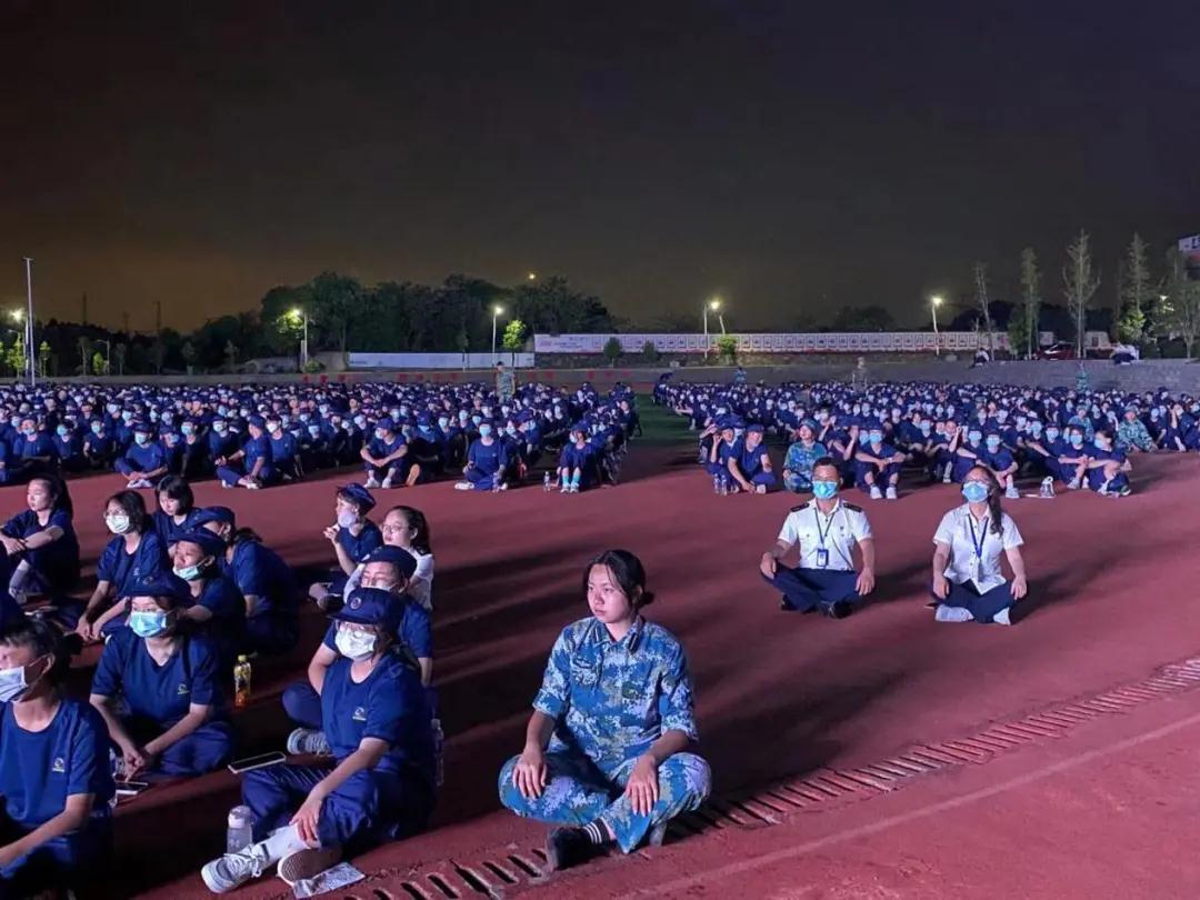 理想照耀未来‖leyu体育组织全体师生观看“开学第一课”