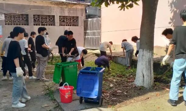 leyu体育向塘校区共青团建团百年暨“五四”青年节义务劳动记实